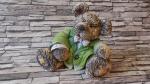 medvěd v saku,malovaná, keramická, zahradní dekorace